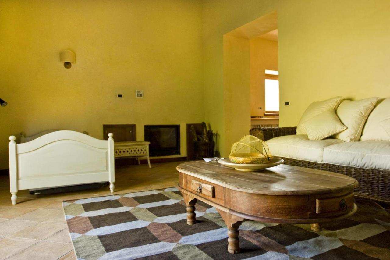 Agriturismo Borgo Serafino Mangone  Buitenkant foto