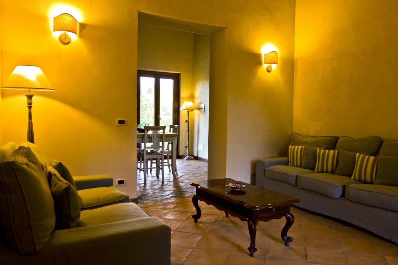 Agriturismo Borgo Serafino Mangone  Buitenkant foto